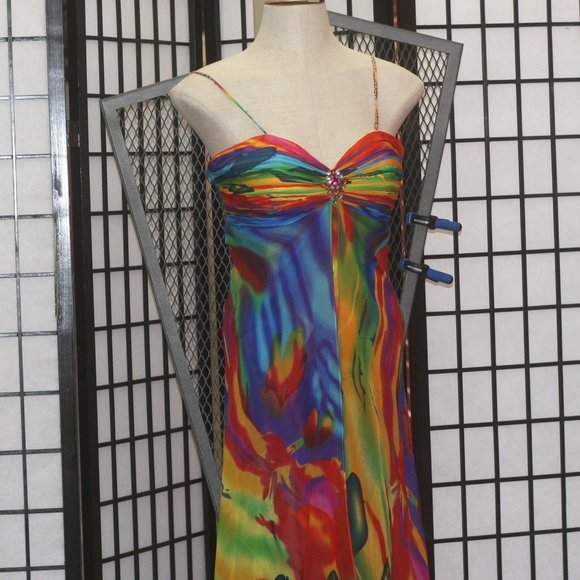 Colourful Gown with Sheer Layers - Picture 2 of 9